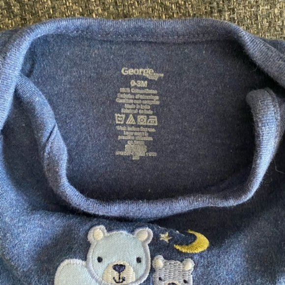 Baby 0-3M "Mommy's Little Bear" Onesie - Picture 3 of 3